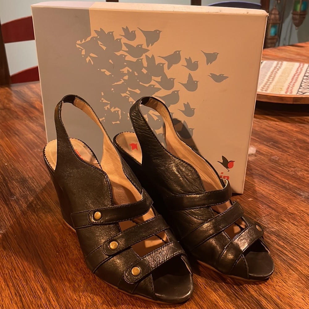 Farylrobin Wedges - image 3